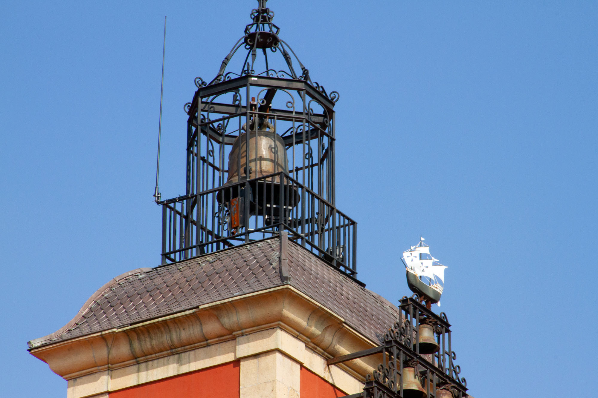 Sailing ship city hall aviles