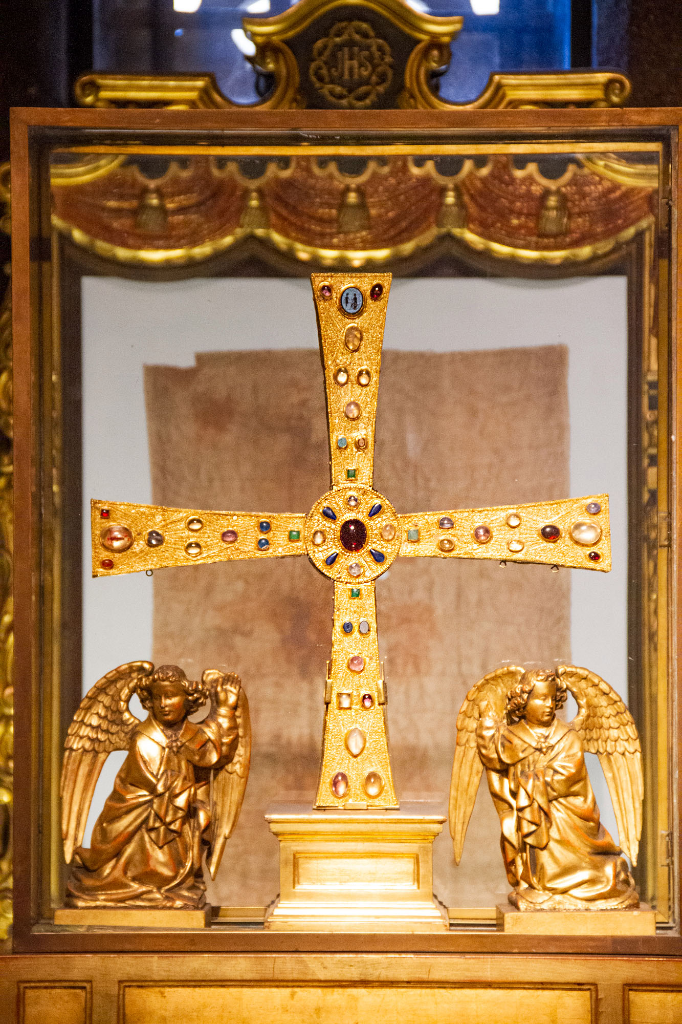 Holy Chamber Golden Cross of Asturias with angels Cámara Santa