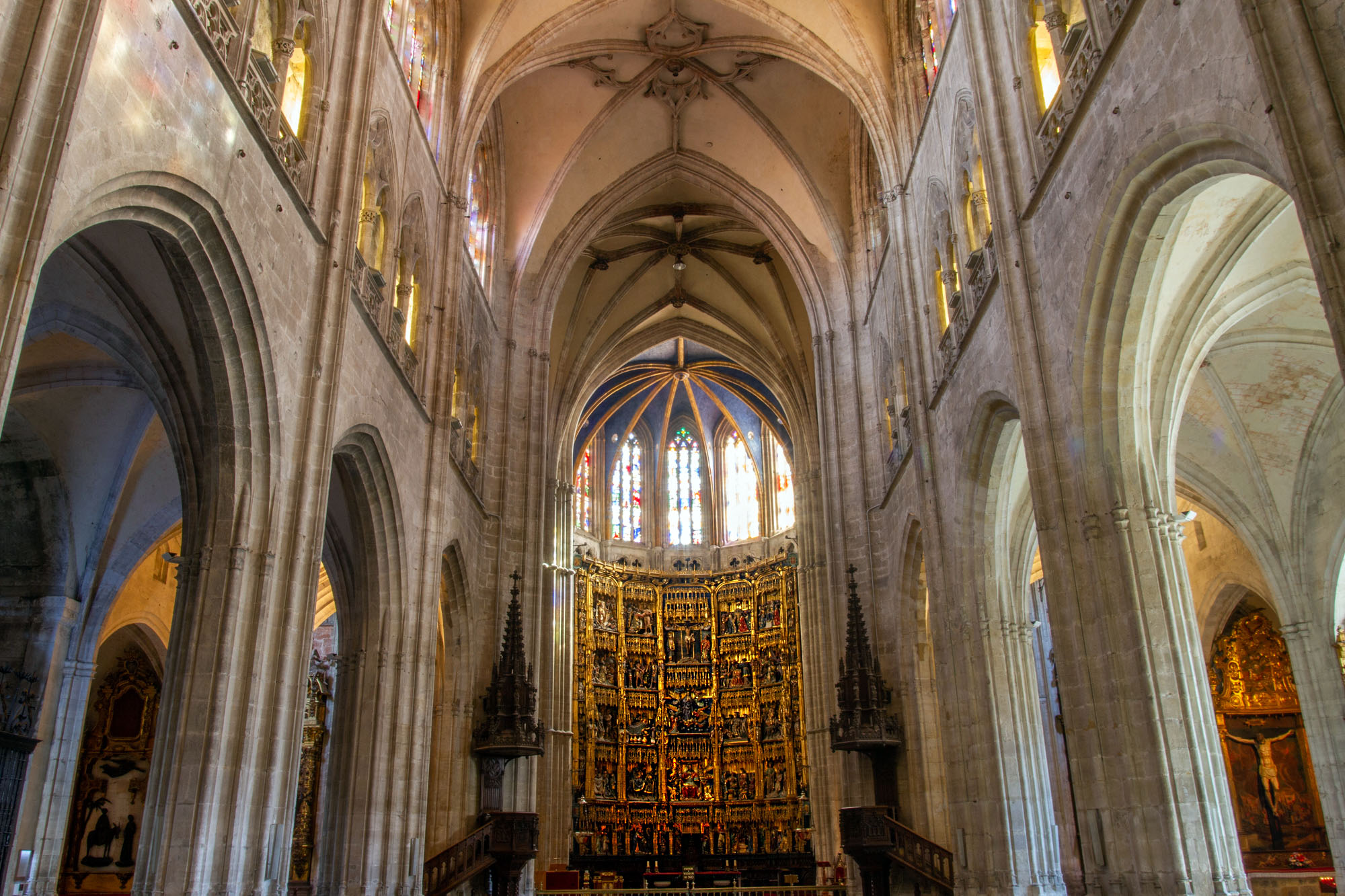  Santa Iglesia Basílica Catedral Metropolitana de San Salvador de Oviedo