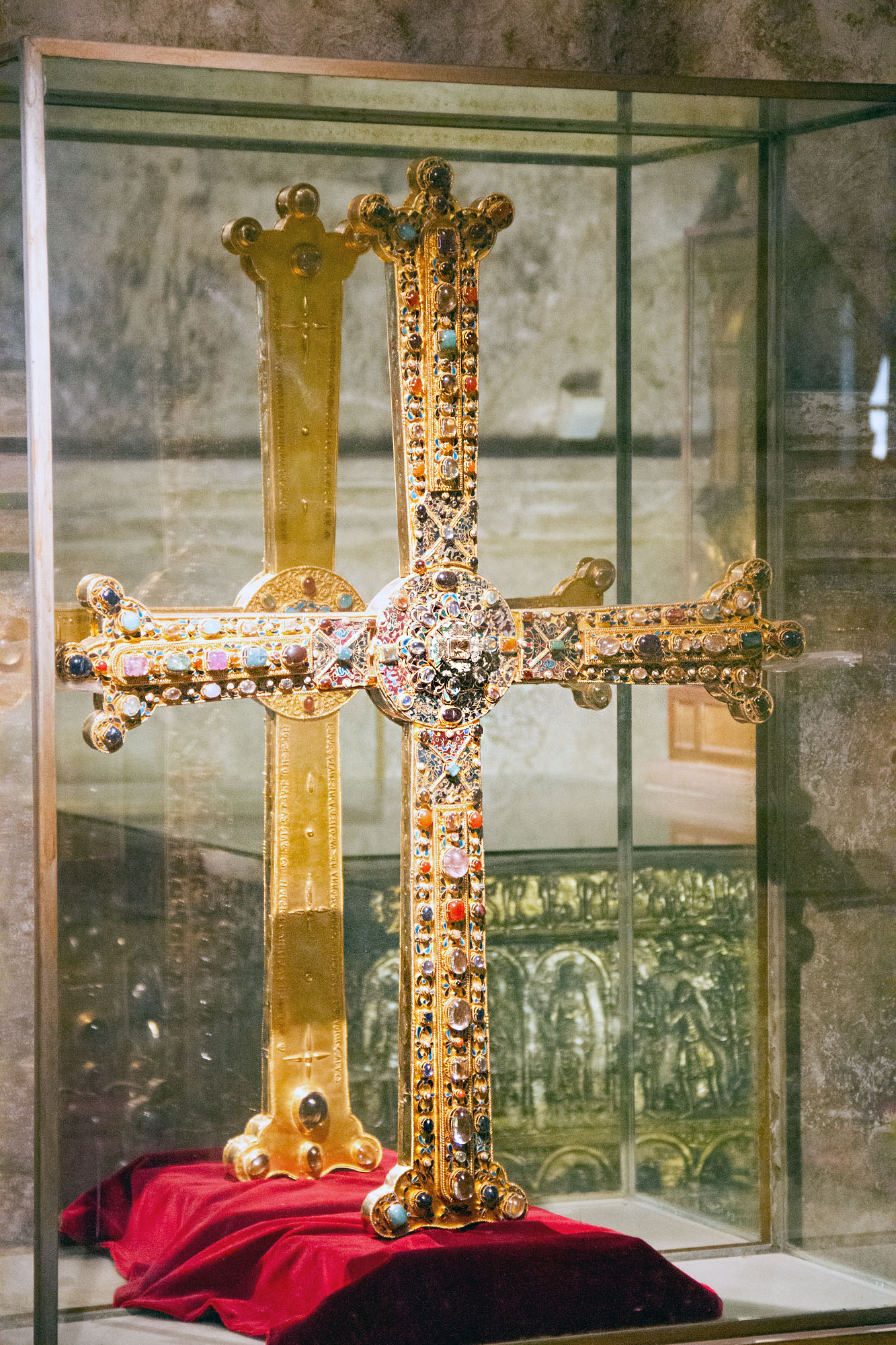 Asturias Cross out of gold with gems