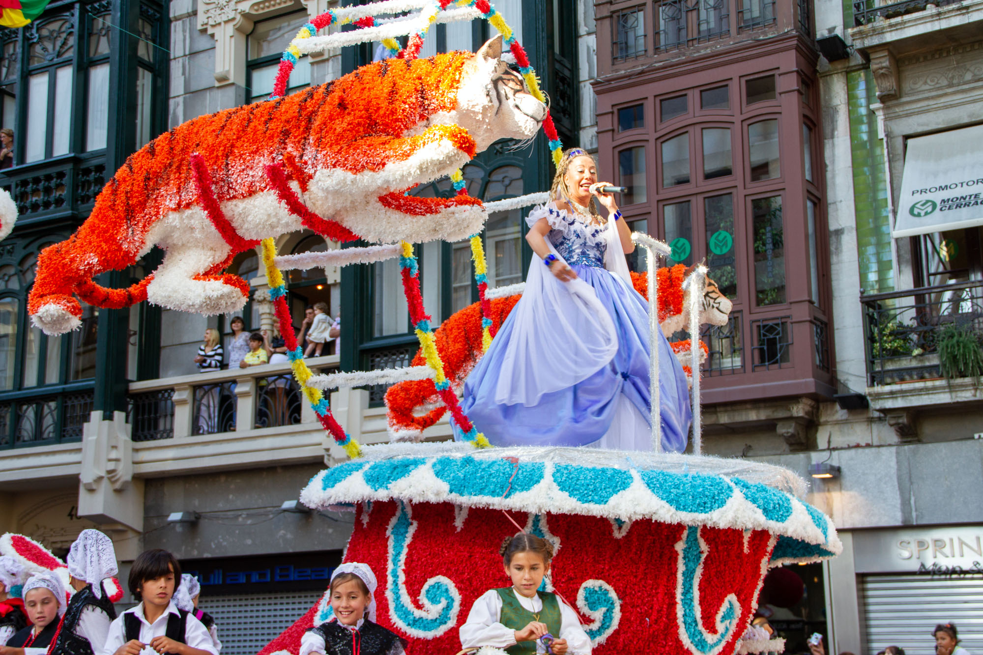 Woman signing with a tiger