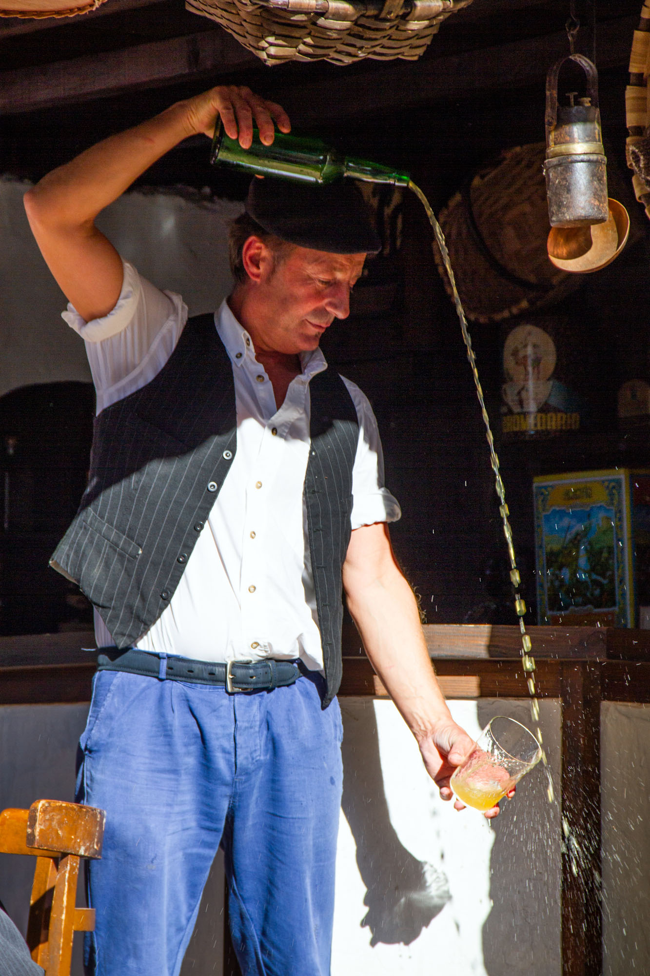 The art of pouring Asturian Sidra Man Portraits